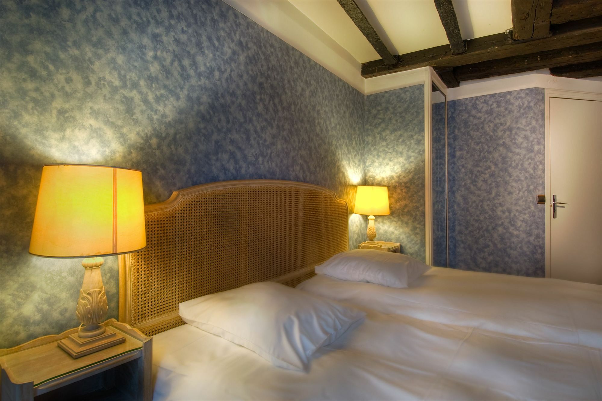 Baudelaire Opera Hotel