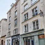 Pick A Flat\'s - A Bedroom in Le Marais
