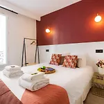Cosy Bedroom - Tour Eiffel Champs De Mars 5A