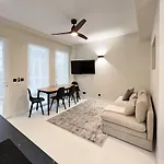 Superb Apartment Palais Royal Louvre Museum Free Netflix