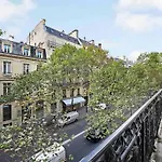 Champs Elysees : Appartement 200 M2 Avec Balcon
