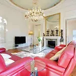 Champs Elysees : Appartement 200 M2 Avec Balcon