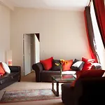 52 Clichy Bed & Breakfast - Chambre D\'Hotes