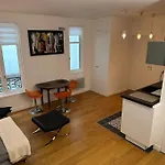 Terraced Apartment In Montmartre