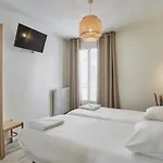 Merryl Hotel