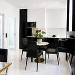 Champs-Elysees Executive Apartment