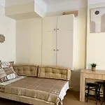 Arc De Triomphe -Marie Antoinette Garden Residence Hotel