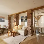 Stylish 2Br & 2Ba With Private Terrace