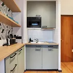 Studio Paris 8E - Refait A Neuf - 4Eme Etage Avec Ascenseur