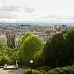 Beautiful Retreat In Paris