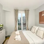 Stunning Apartment Near Eiffel Tower