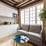 Chic, Comfortable Flat Near Rue Montmartre