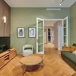 Elegant 2-Bedroom Apartment - Trocadero