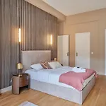 Elegant 2-Bedroom Apartment - Trocadero
