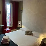 Le Montclair Montmartre by River