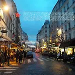 Romantic Tiny House Inside Montmartre