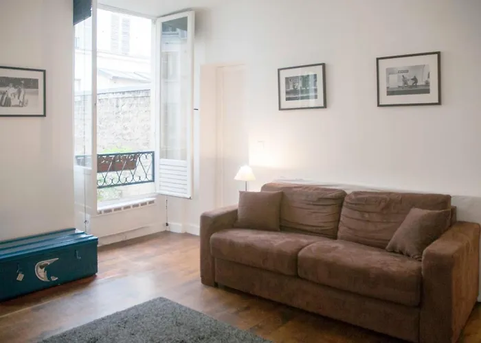 Charming Apartment Batignolles Neighborhood