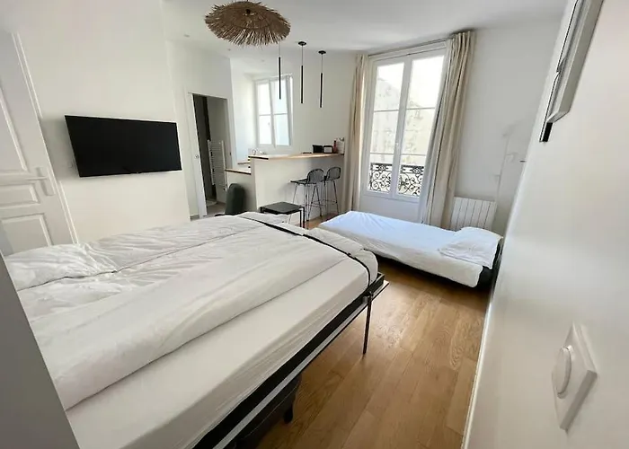 Cozy Modern Studio