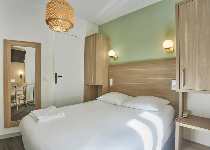 Merryl Hotel