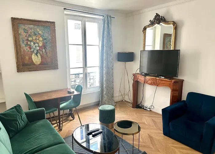 Home Sweet Home Champs De Mars