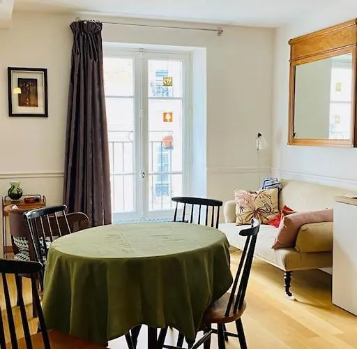 Elegant And Cosy Flat Near Montmartre