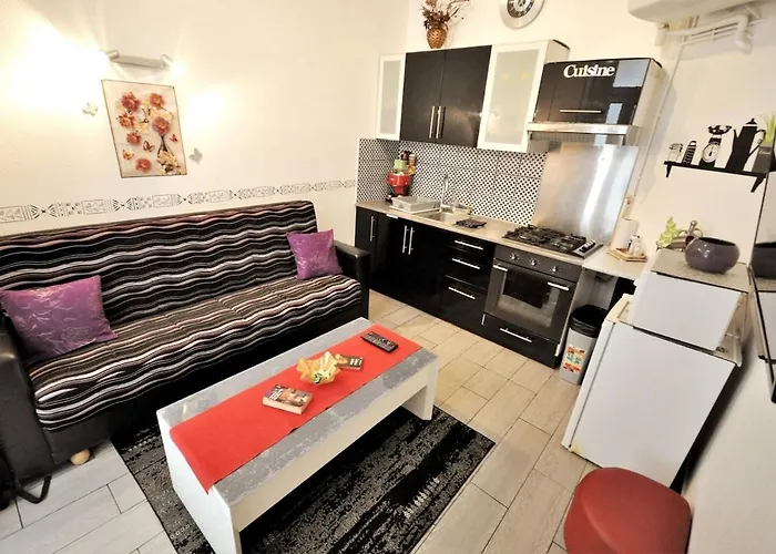 Warm And Comfortable Studio In Montmartre