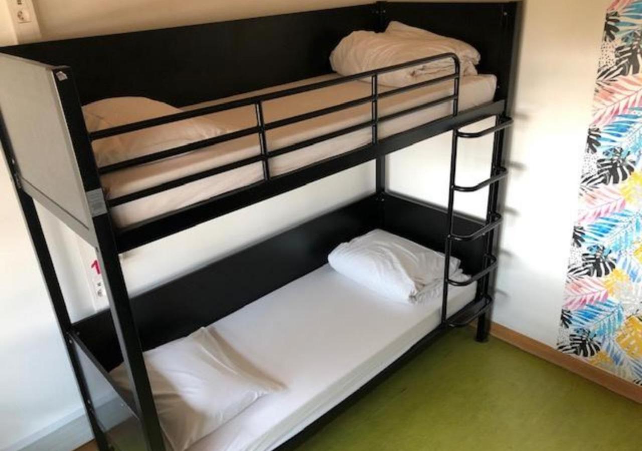 Hostel Hi Yves Robert *