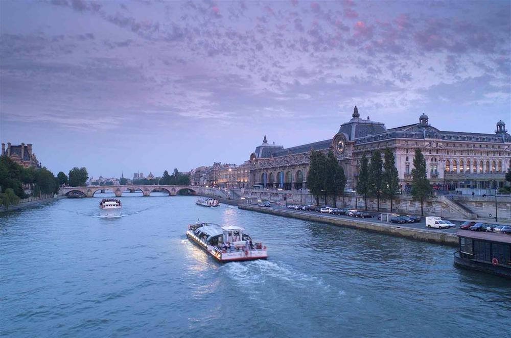Modern Montmartre Hotel Paris