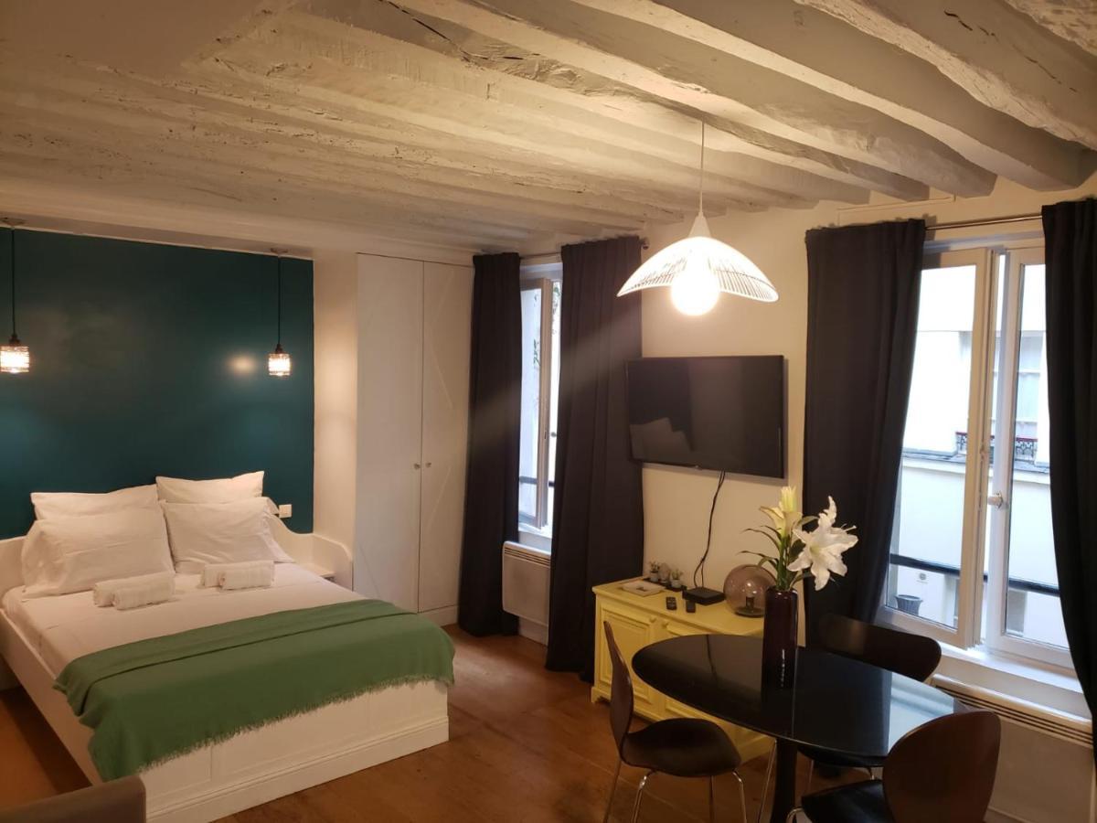 Apartment Louvre St Germain Rue Verneuil *