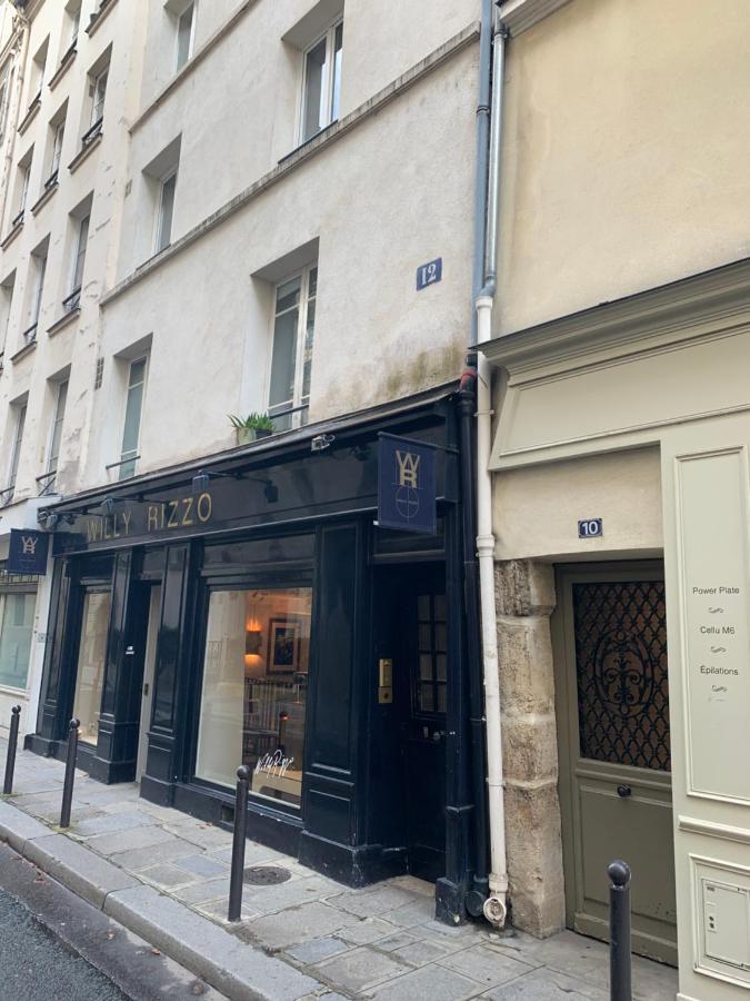 Louvre St Germain Rue Verneuil * Paris