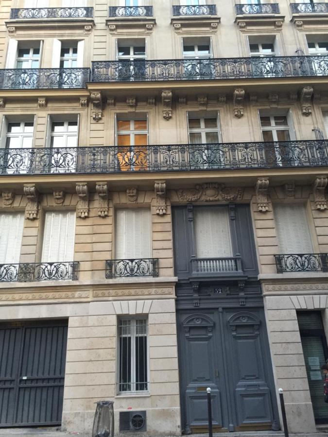 52 Clichy - D'hotes