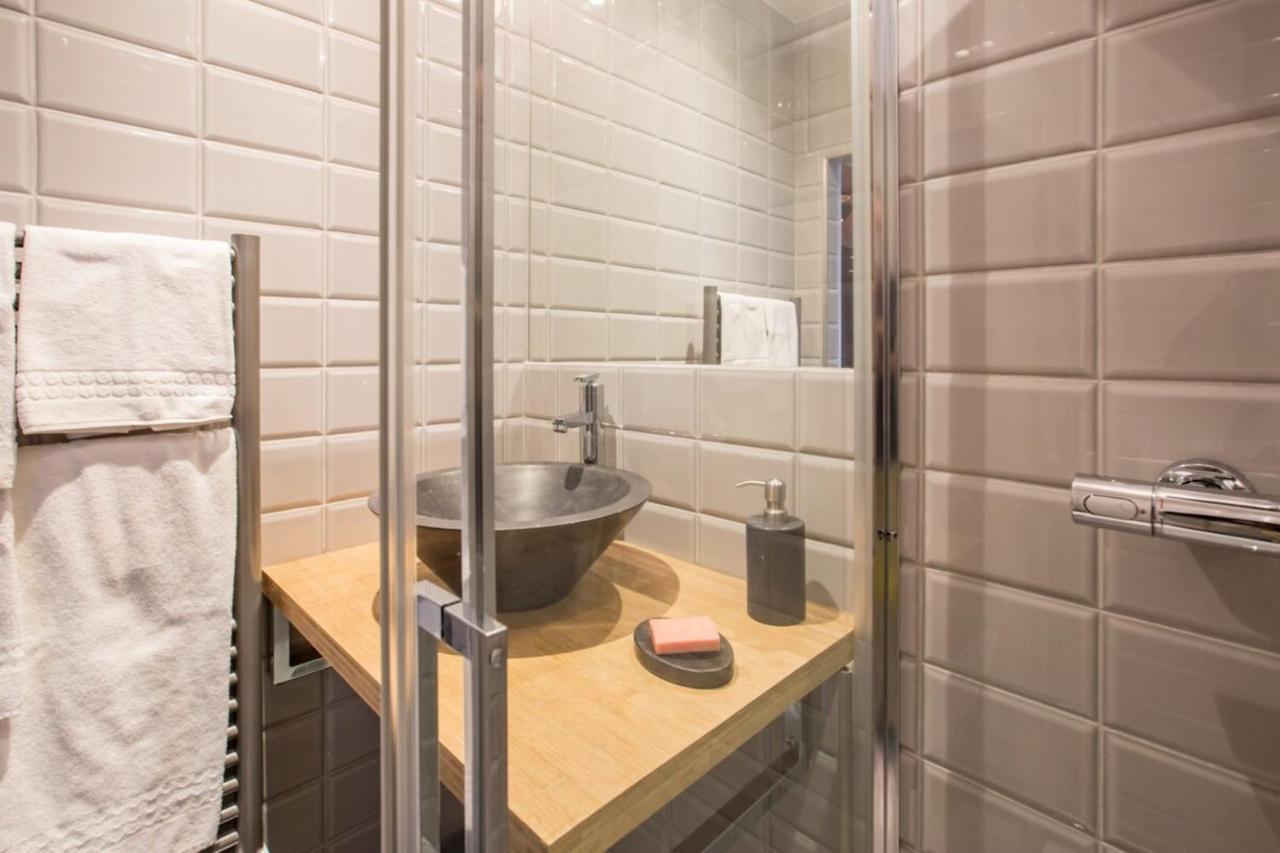 Spacious And Charming 2 Bedroom Flat A Madeleine * Paris