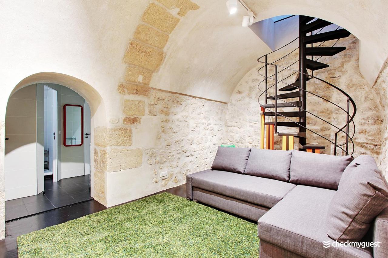 Authentic - 2br-6p - Le Marais Paris