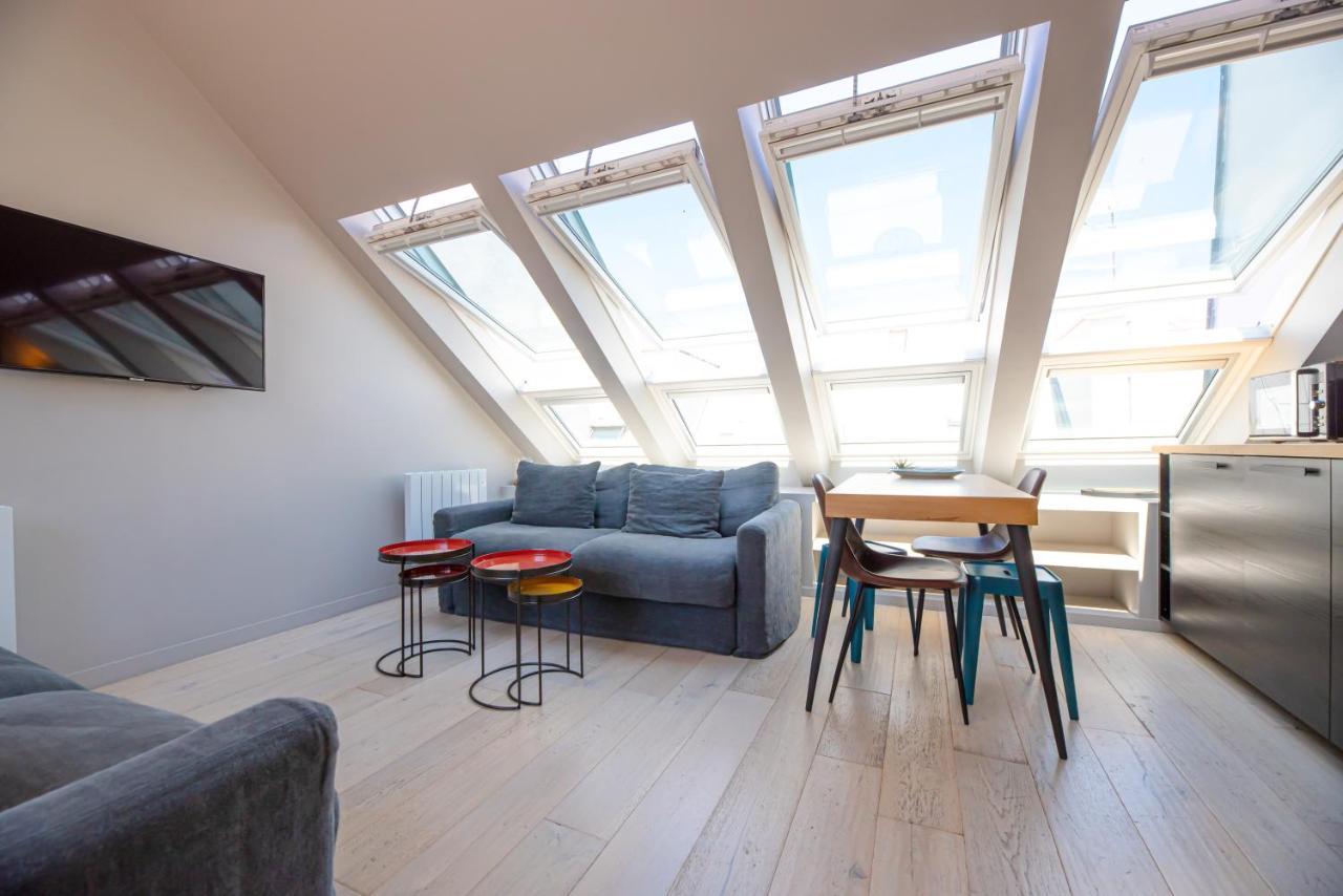Apartment Du Louvre Paris
