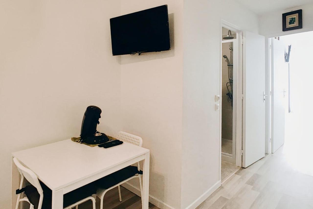 Beautiful Bright Studio Near Montparnasse Apartment *