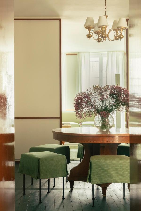 Pied A Terre Saint Honore Apartment Paris