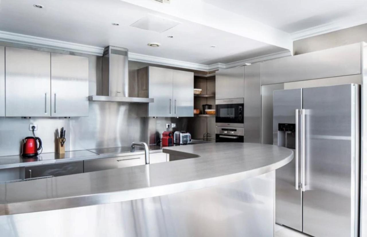 Apartment Bright 1bedroom Centrally Located With Most Beautiful Views From Seine At 10 Minutes Walking From Beaugrenelle Shopping Mall And Eiffel Tower Paris
