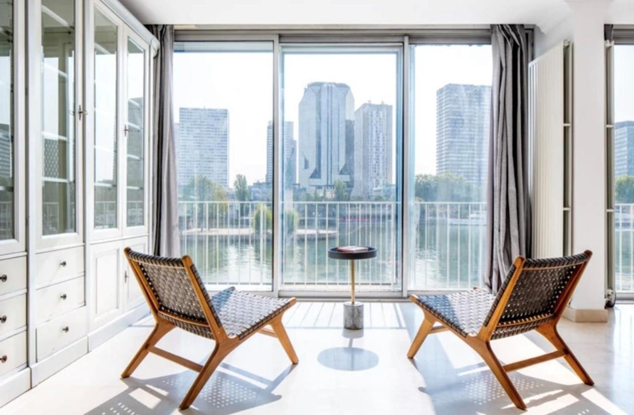 Apartment Bright 1bedroom Centrally Located With Most Beautiful Views From Seine At 10 Minutes Walking From Beaugrenelle Shopping Mall And Eiffel Tower Paris