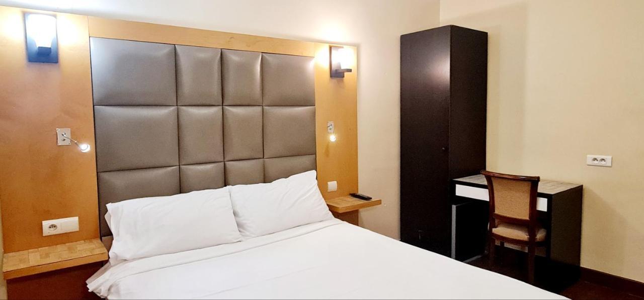 Hotel De France *
