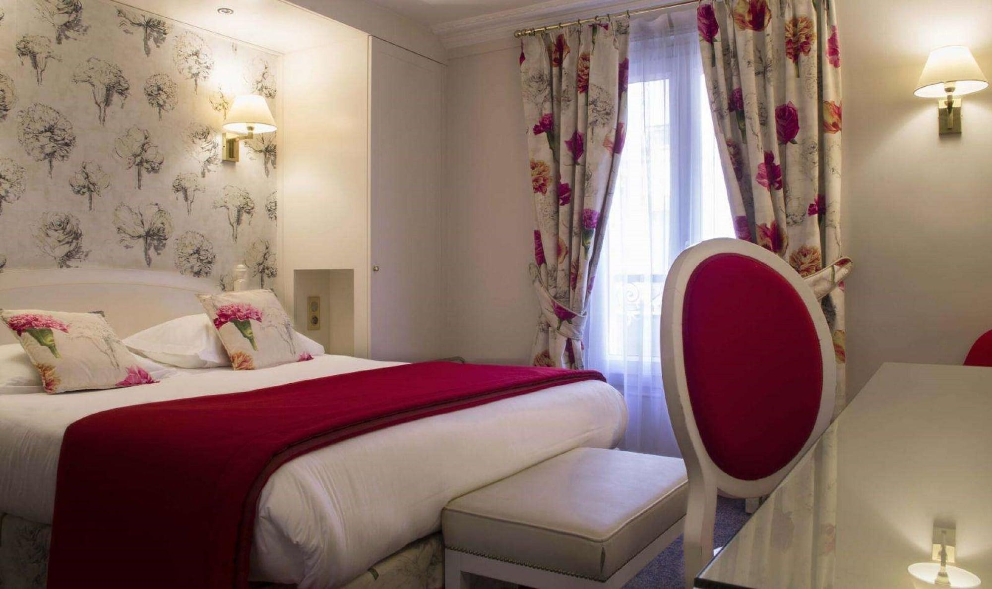 Queen Mary Paris