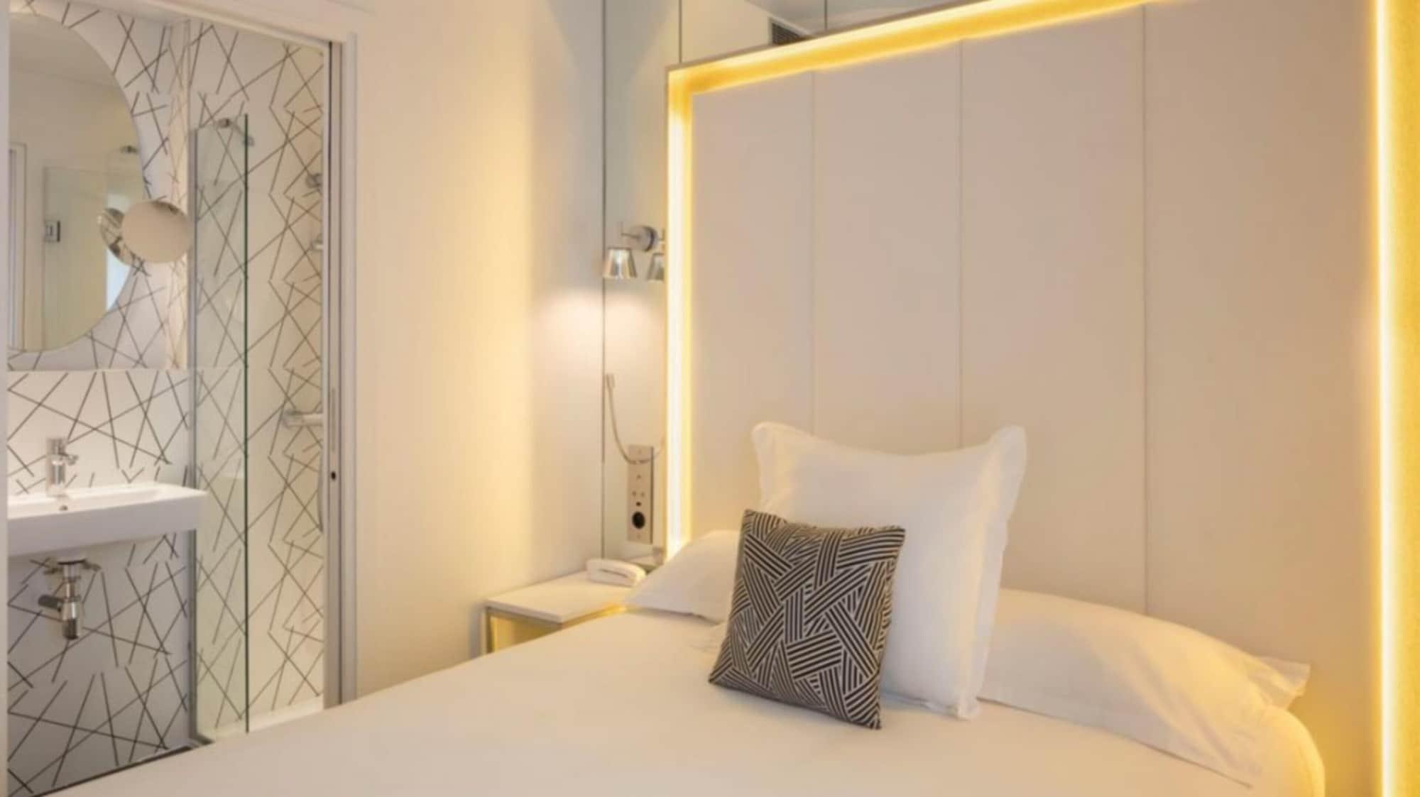 Hotel Nouvel Eiffel Paris