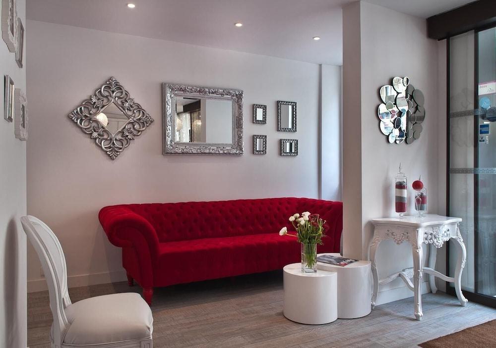 Hotel B Square 3*