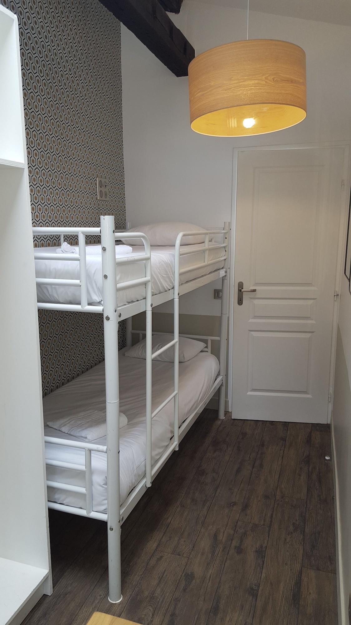 Hostel Le Regent Montmartre By Hiphophostels