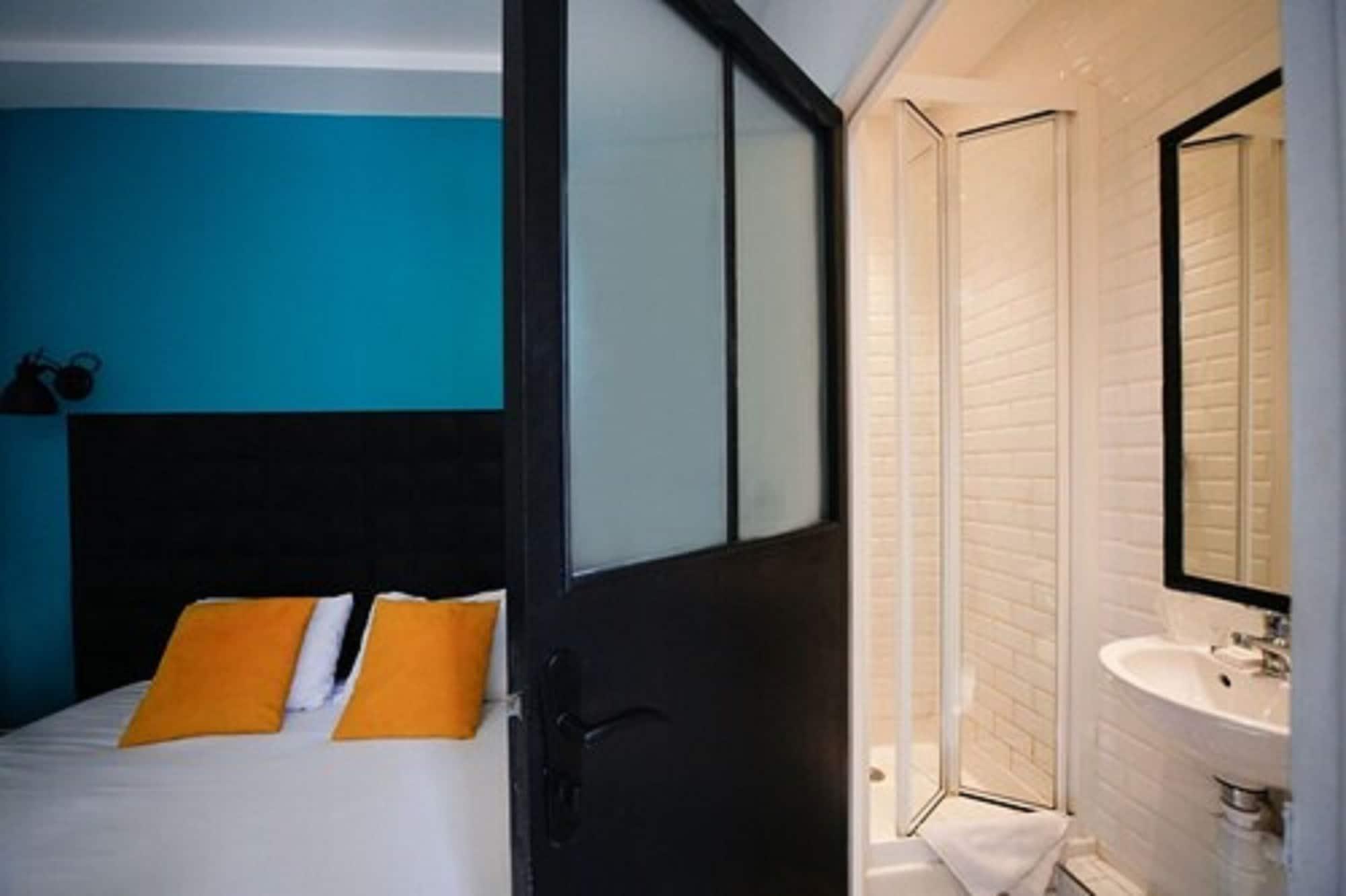 Arty Porte De Versailles By River Hostel Paris