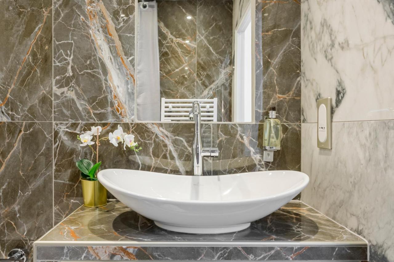 Luxury 4 Bedrooms 4 Bathrooms In Le Marais Appartement Paris