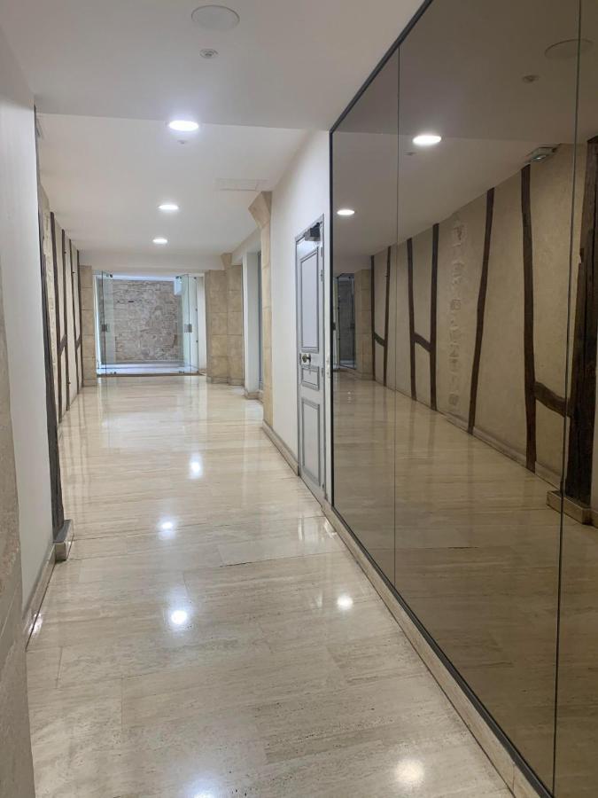 Privees - Seine & Louvre In The Connected Heart Of Homestay