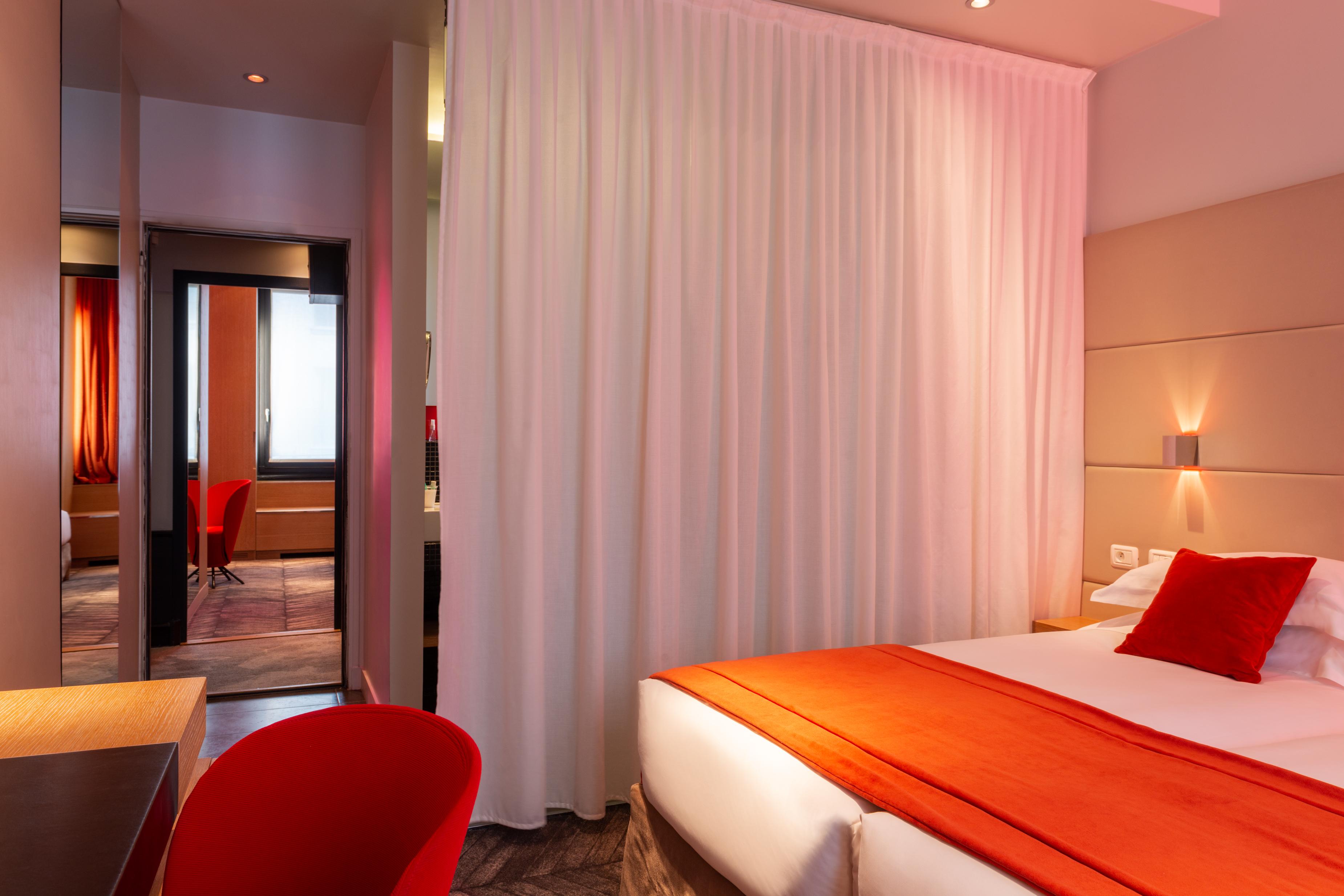 Hotel Golden Tulip Opera De Noailles 4*