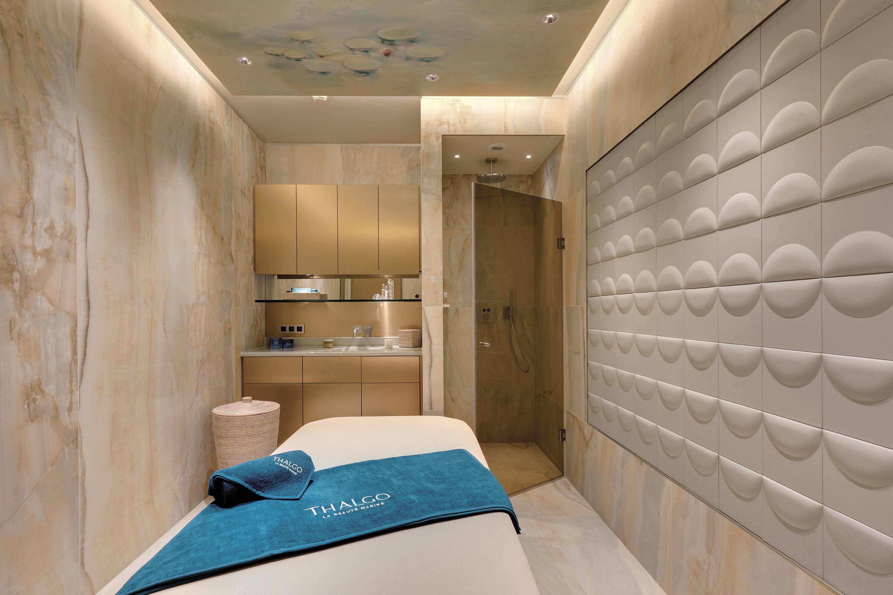 La Demeure Montaigne Hotel