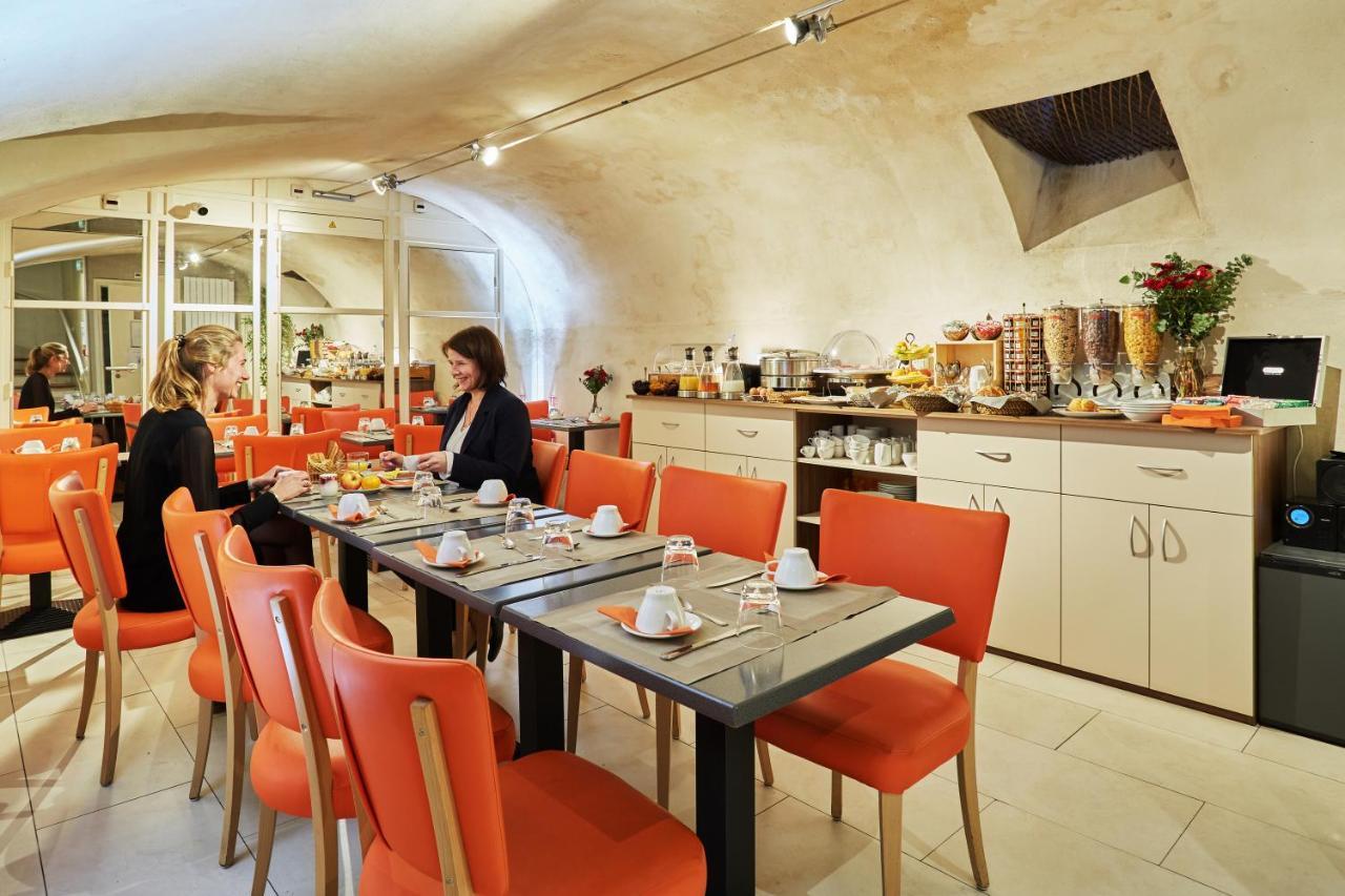 Le Relais Saint Charles 3* Paris