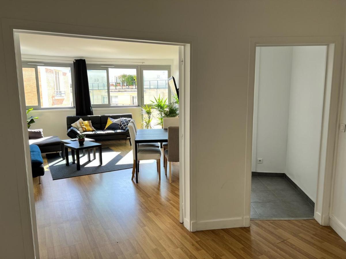 Appartement Grand Lumineux Proche Tour Effeil